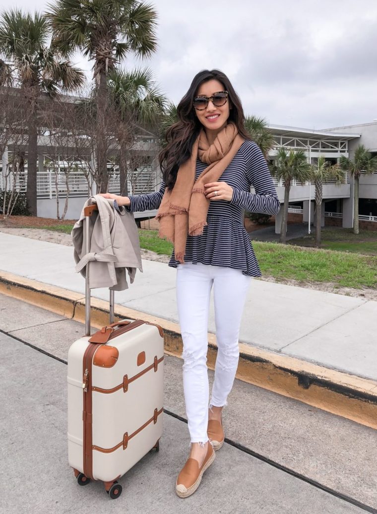 airport travel casual outfit white jeans petite fashion